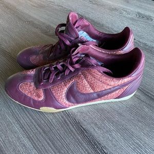 Nike Women’s Maroon Sprint Sister Size 8.5